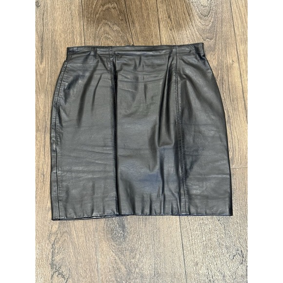 Vintage 80s Byrnes & Baker Black Genuine Leather High-Waisted Mini Skirt Sz 10 - Picture 1 of 3